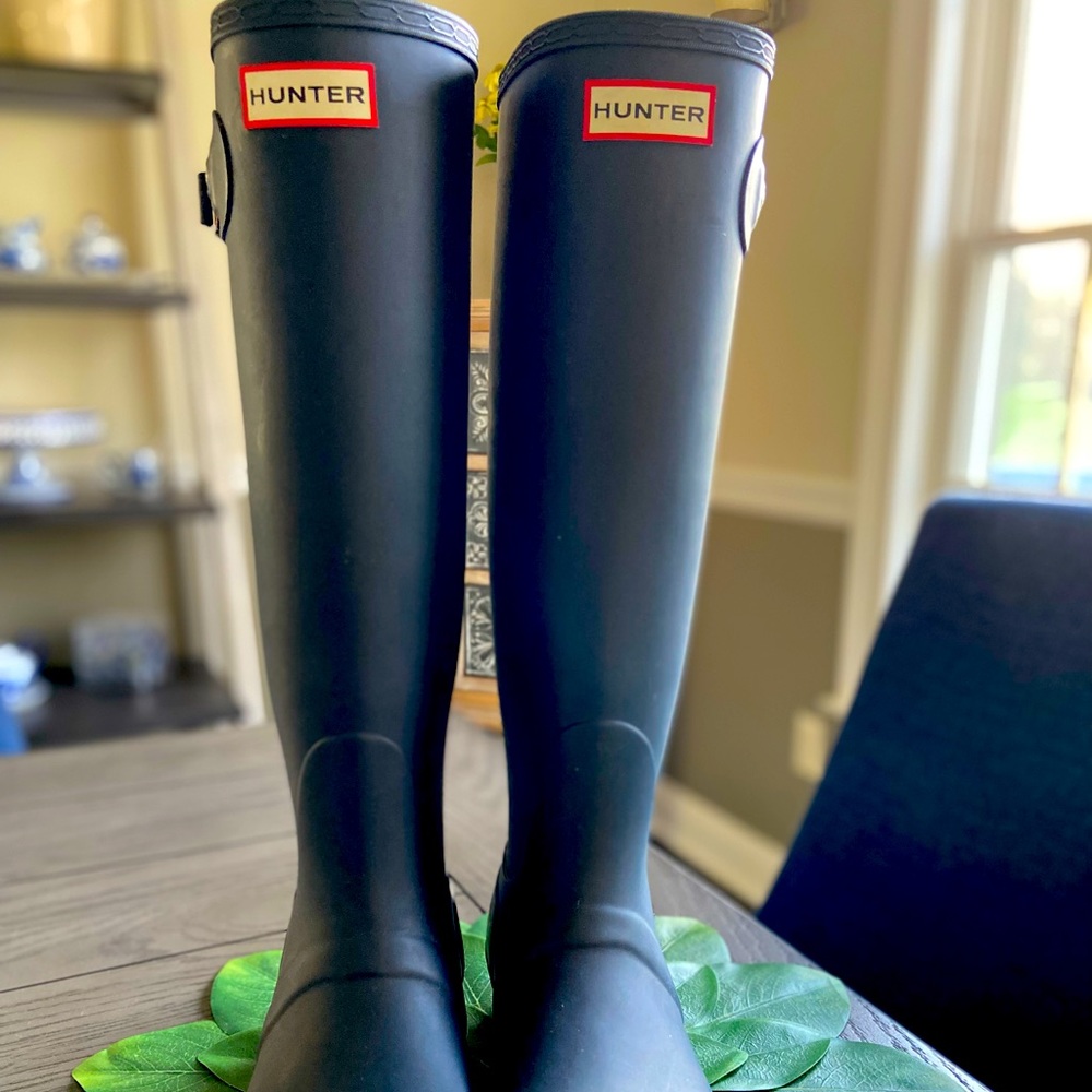Women’s size 8 Hunter rain boots